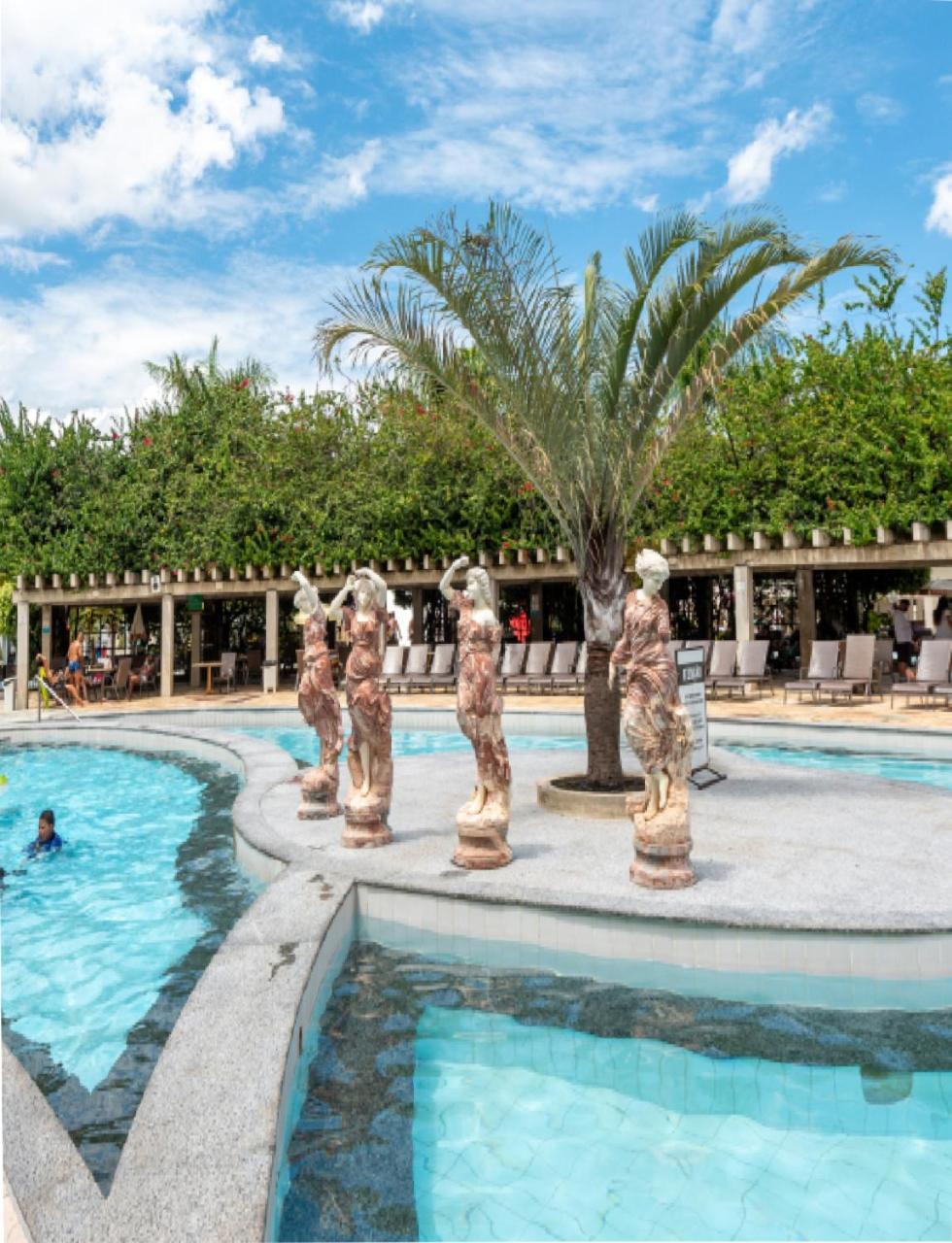 Apto Completo Com Parque Aquatico 24 Horas Lacqua Diroma カルダス・ノバス エクステリア 写真